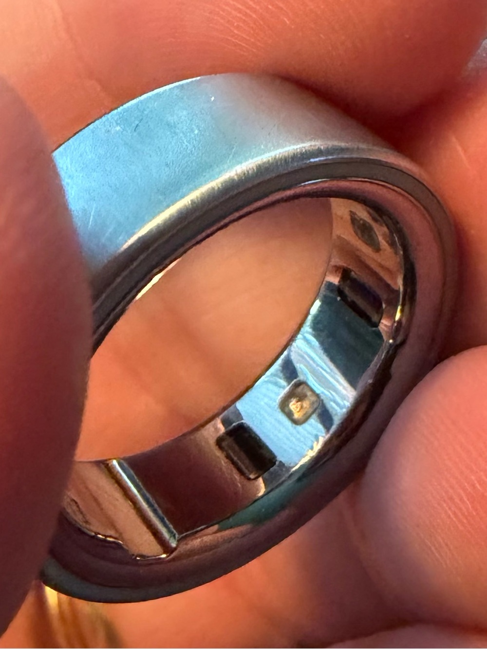 Oura Ring 4 Size 9 Brushed Silver - Picture 6 of 7
